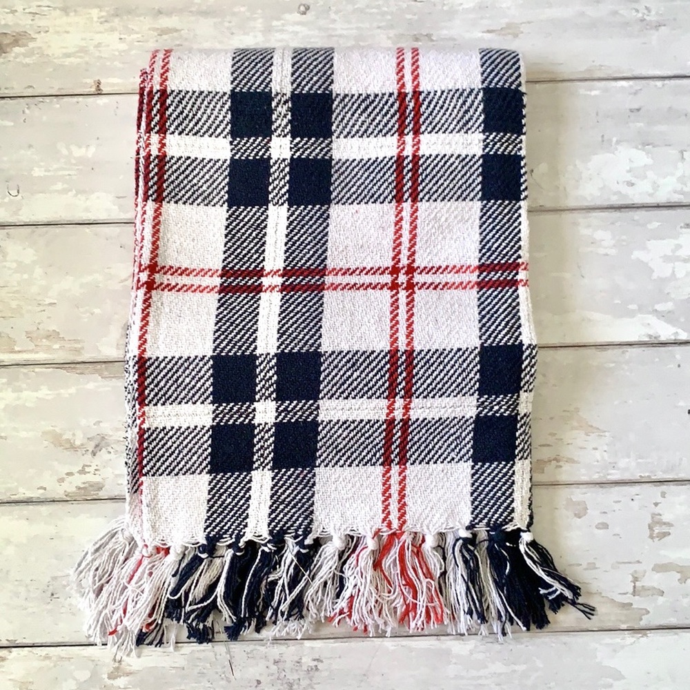Holiday Plaid Throw Blanket White Red Blue NEW Threshold Brand 60x50in